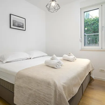 Apartament Lux On Kasuni In Split