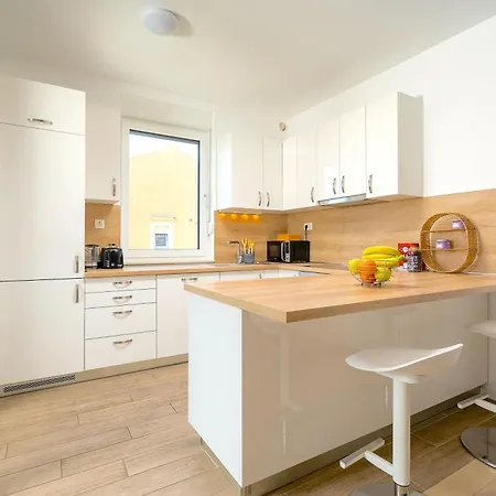 Lux On Kasuni In Apartamento