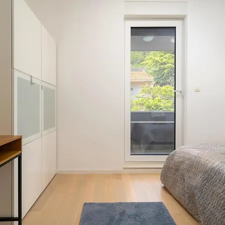 Lux On Kasuni In Apartamento