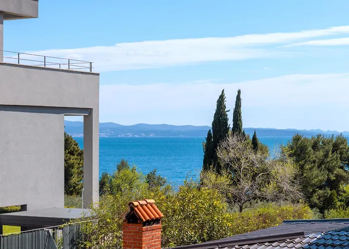 Lux On Kasuni In Split