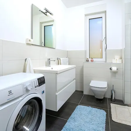 Lux On Kasuni In * سبليت