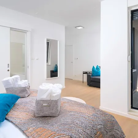 Lux On Kasuni In * سبليت