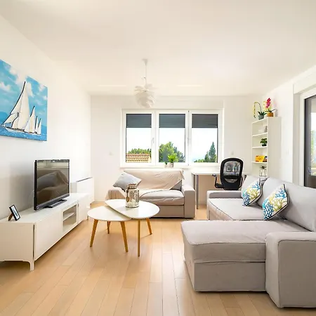 Lux On Kasuni In * سبليت