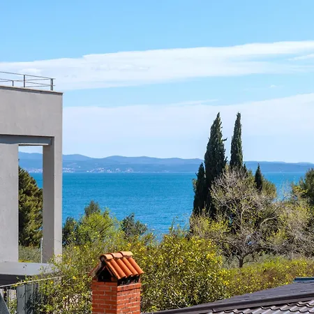 Lux On Kasuni In Split
